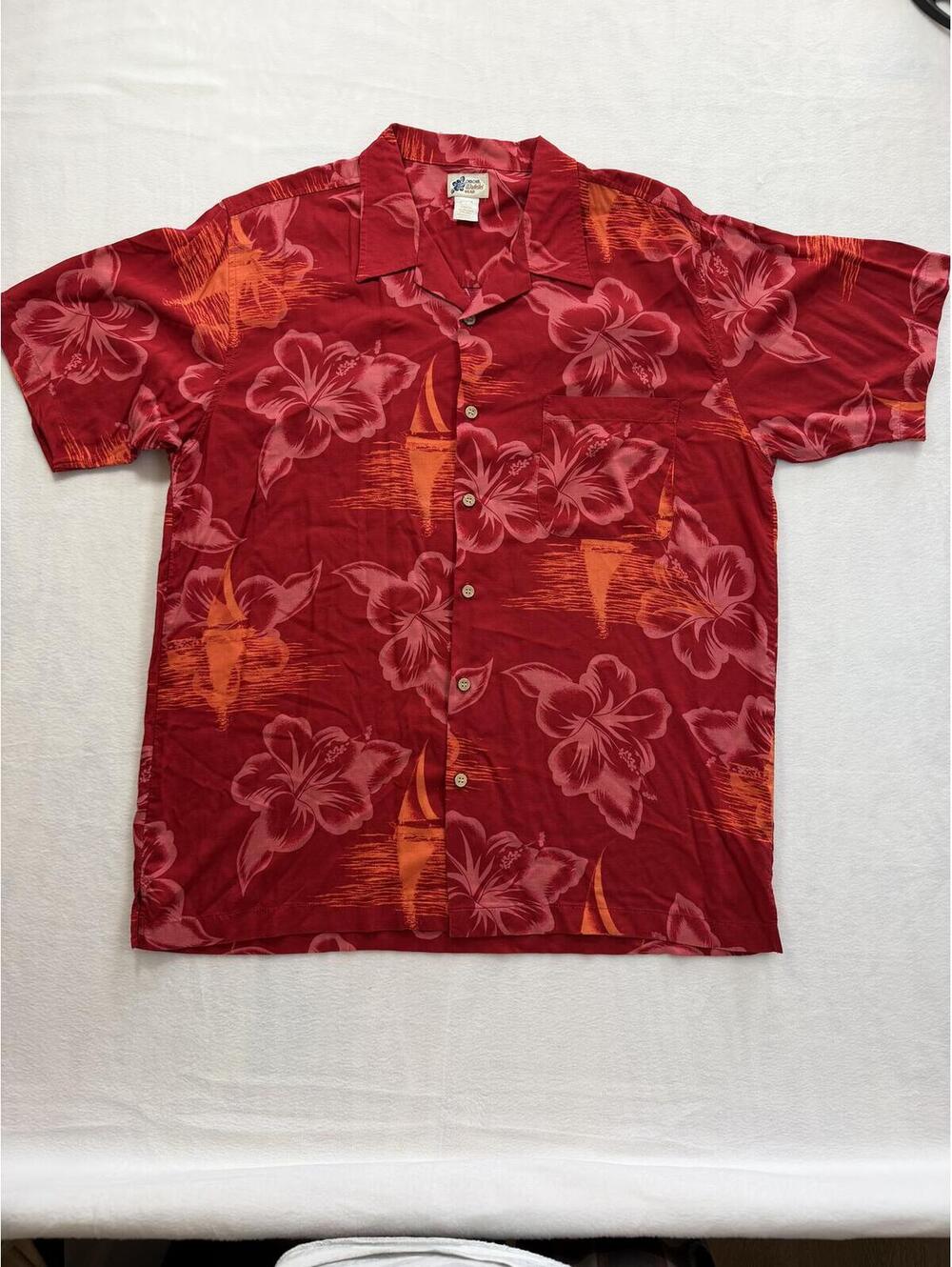 Cherokee Waikiki Wear Men's Red Hawaiian Floral Shirt Size Large Rayon Button Up